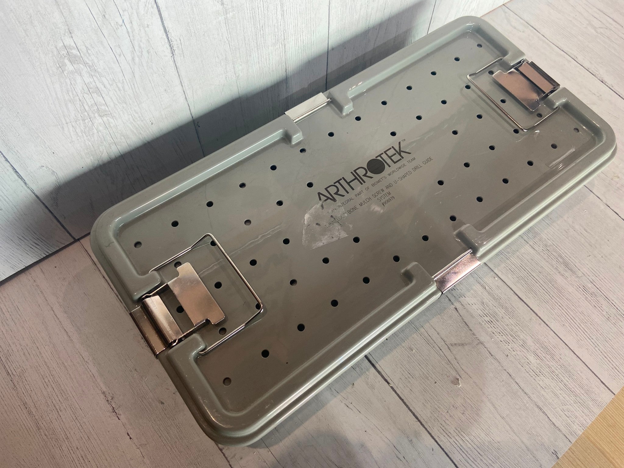 Arthrotek Bone Mulch Screw and U-Shaped Drill Guide System 21"x10.5"x4" DIAGNOSTIC ULTRASOUND MACHINES FOR SALE