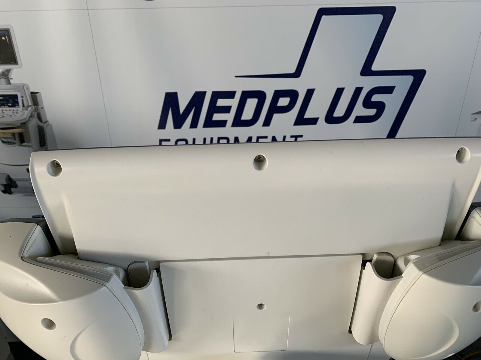 LCD MONITOR GA700 FOR GE LOGIQ 9 ULTRASOUND SYSTEM P/N: 0FTD1060 DIAGNOSTIC ULTRASOUND MACHINES FOR SALE