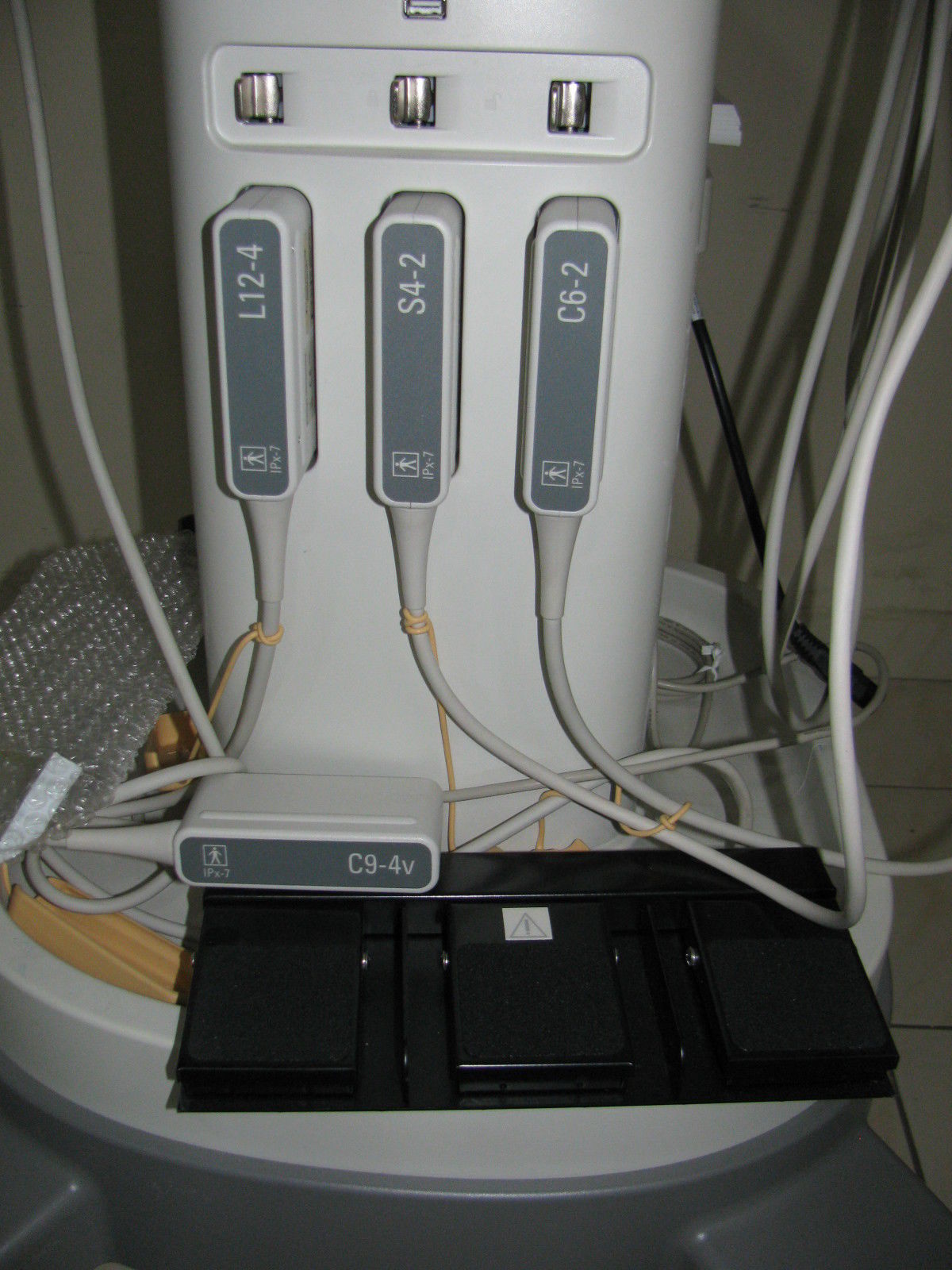 a medical device is connected to multiple probes
