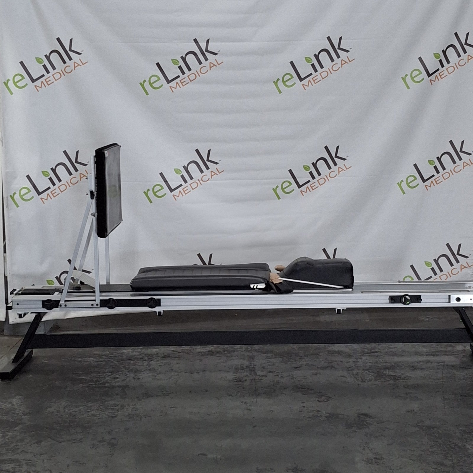Shuttle Systems - Contemporary Design 2000-1 Resistance Machine