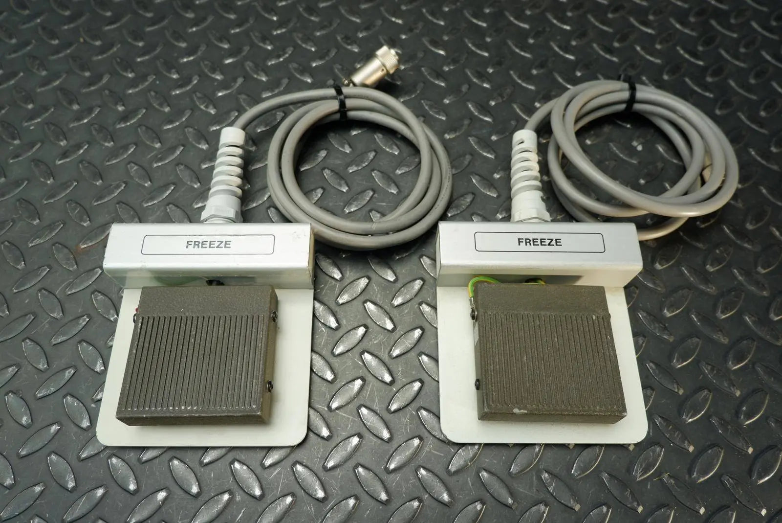 Lot of 2 GE Freeze Foot Pedal for GE RT3200 Advantage II Ultrasound DIAGNOSTIC ULTRASOUND MACHINES FOR SALE